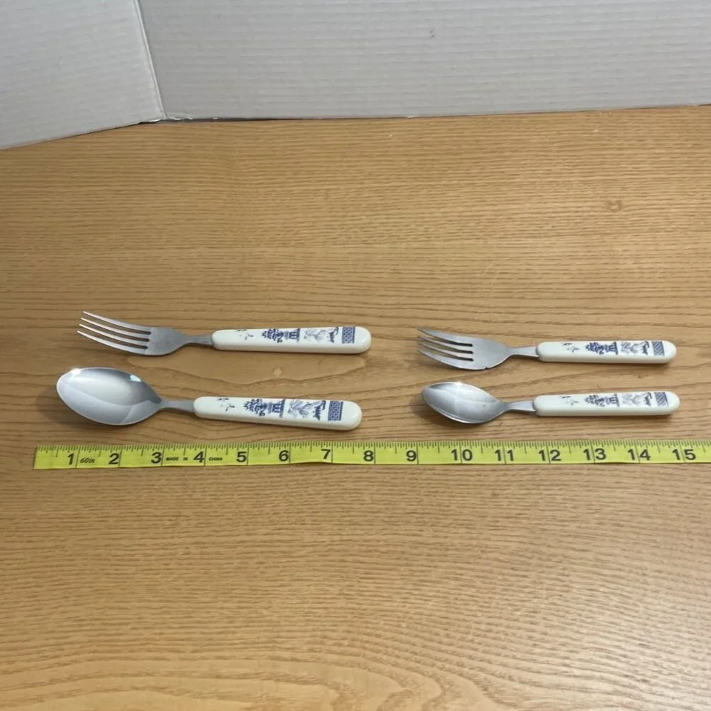 Vintage Blue Willow Pattern 4 Pc Place Setting Stainless Flatware Taiwan